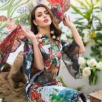 Asifa & Nabeel Luxury Lawn Collection Vol 2 2018 Brighter than the Sun 11A