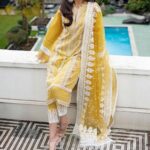 Sobia-nazir-luxury-lawn-collection-2021-11B-01