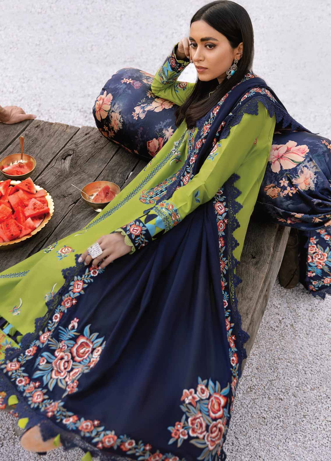 Zaha-Luxury-Festive-Lawn-2021-Collection-10_02