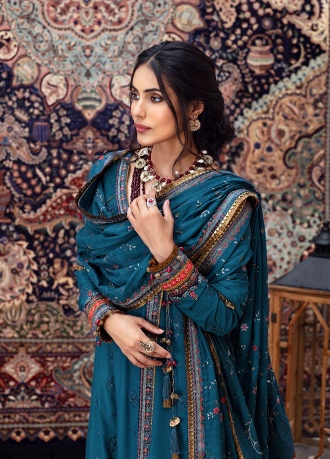 noor-by-saadia-asad-embroidered-shawls-2021-collection-09-_02